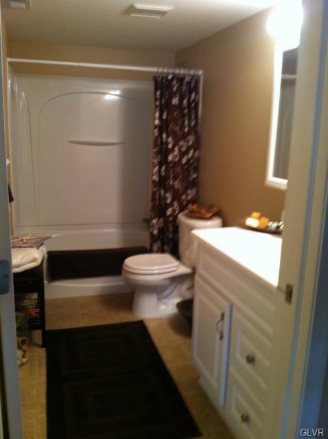 900 Garden Ct, Easton, PA 18040 - photo 7