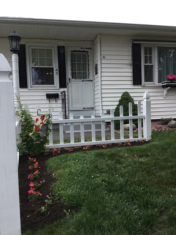 45 Donlyn Dr, Chicopee, MA 01013 - photo 2