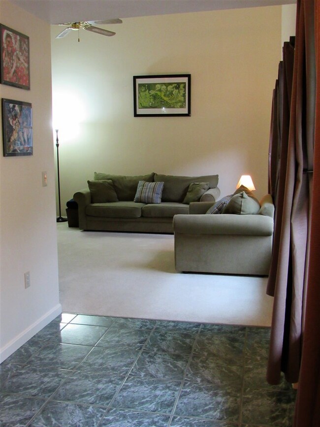 27 Apple Tree Dr, Goffstown, NH 03045 - photo 3