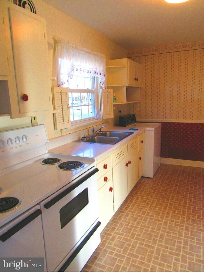 315 Jefferson St, Orange, VA 22960 - photo 2