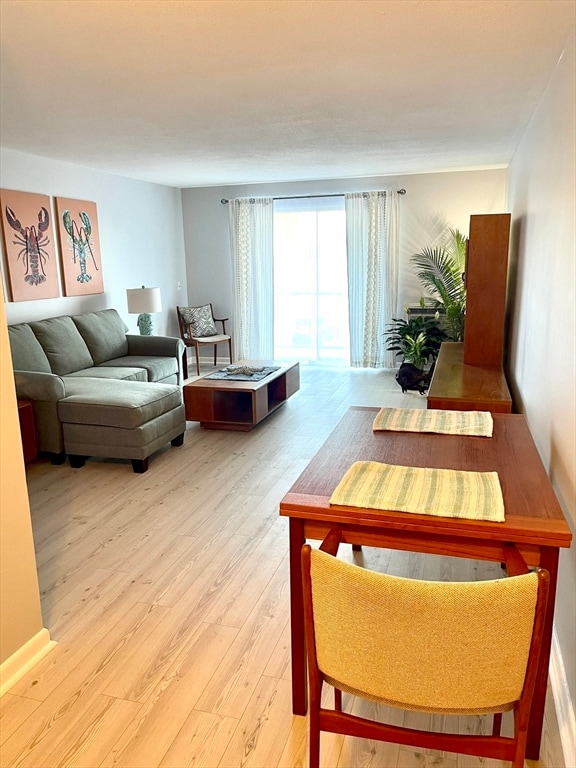 44 Lexington Ave unit 4, Gloucester, MA 01930 - photo 2