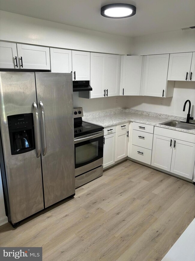 46827 S Shangri la Dr, Lexington Park, MD 20653 - photo 2