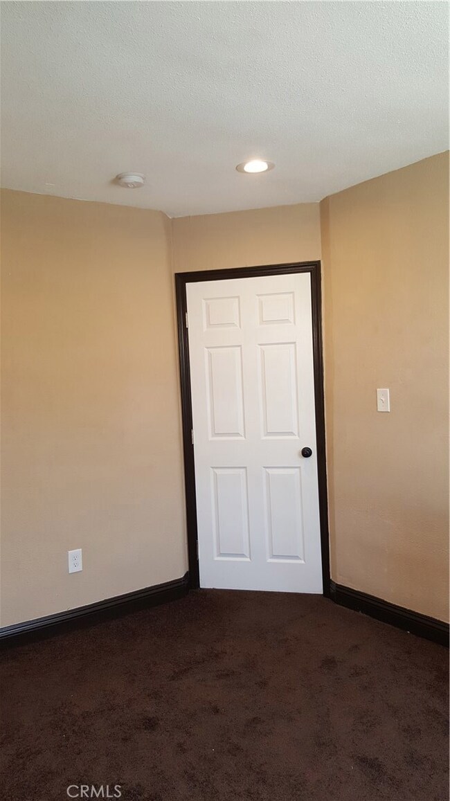 932 W Cedar St, Compton, CA 90220 - photo 6