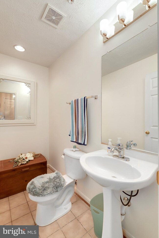 2672 Streamview Dr, Odenton, MD 21113 - photo 6