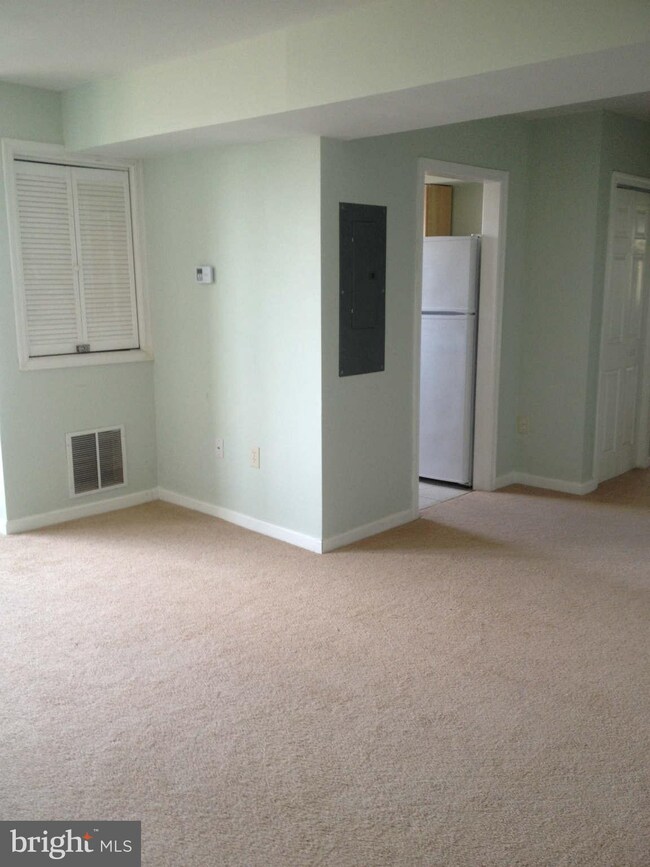 300 37th St SE unit 101-401, Washington, DC 20019 - photo 2