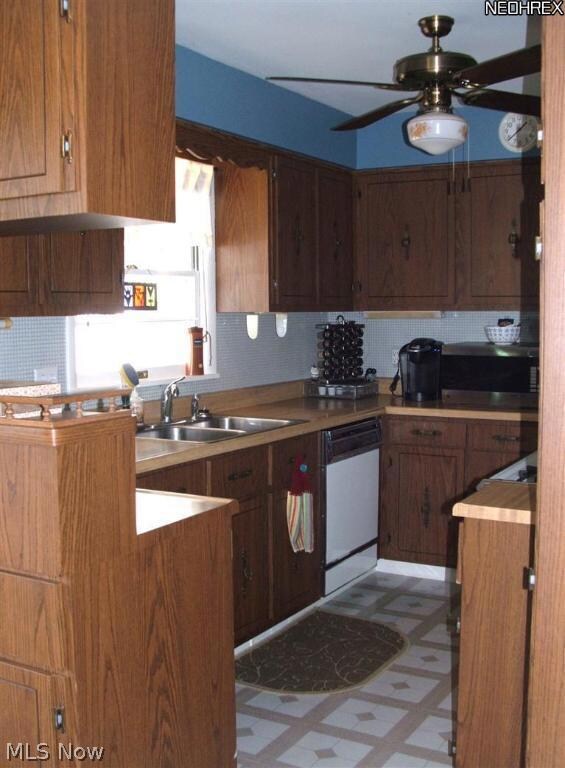 1550 Harden Dr, Barberton, OH 44203 - photo 5