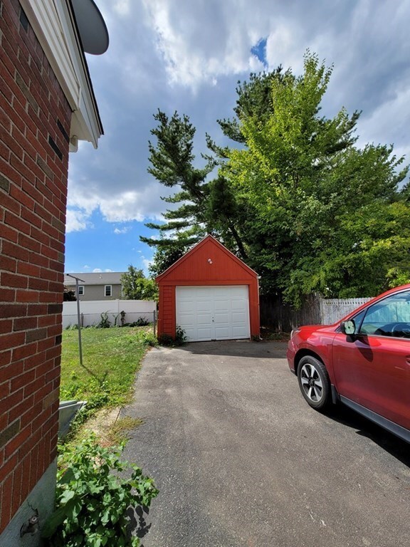 37 Lansdowne St, Quincy, MA 02171 - photo 3