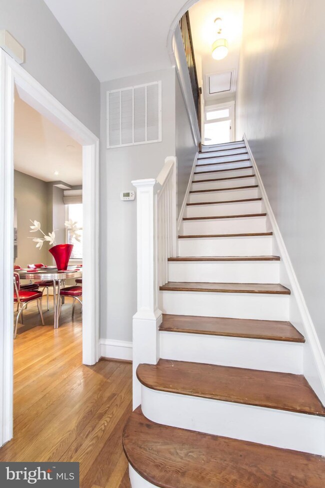 1618 V St NW, Washington, DC 20009 - photo 3