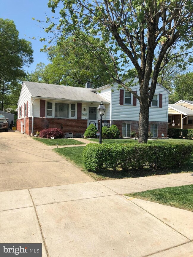9504 Tuckerman St, Lanham, MD 20706 - photo 6