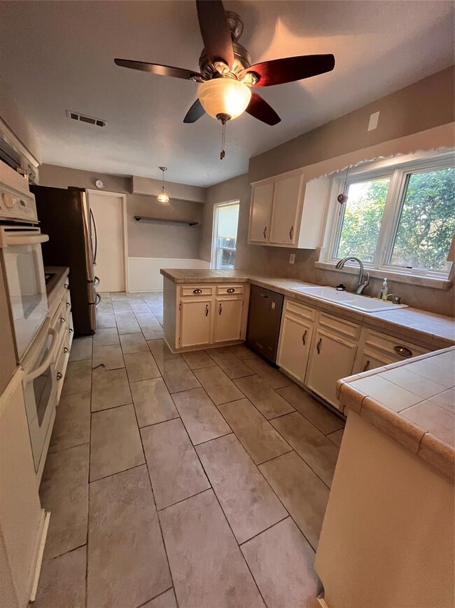 6168 Berwyn Ln, Dallas, TX 75214 - photo 6