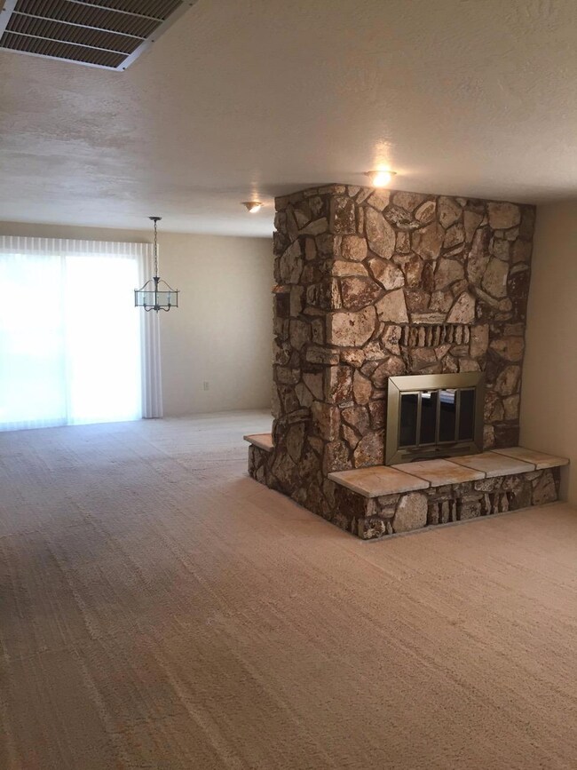 257 Cindy Ln, Grants Pass, OR 97526 - photo 7