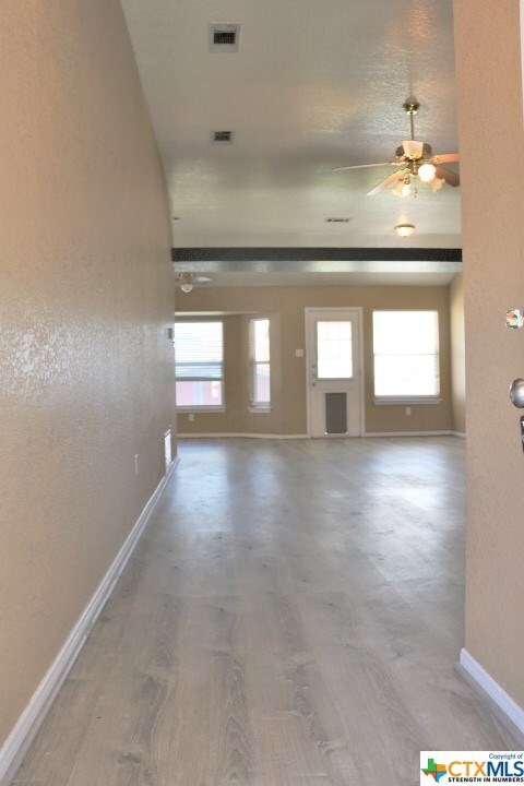 911 Risen Star Ln, Copperas Cove, TX 76522 - photo 3