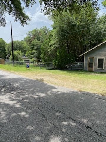 718 Millville Dr, Houston, TX 77091 - photo 2