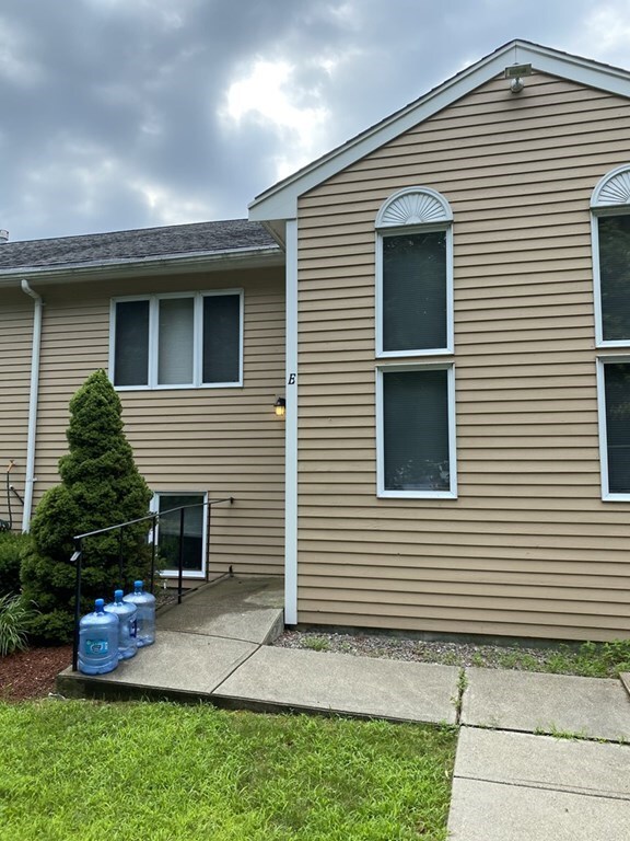 17 Cork Cir unit E, Millville, MA 01529 - photo 2