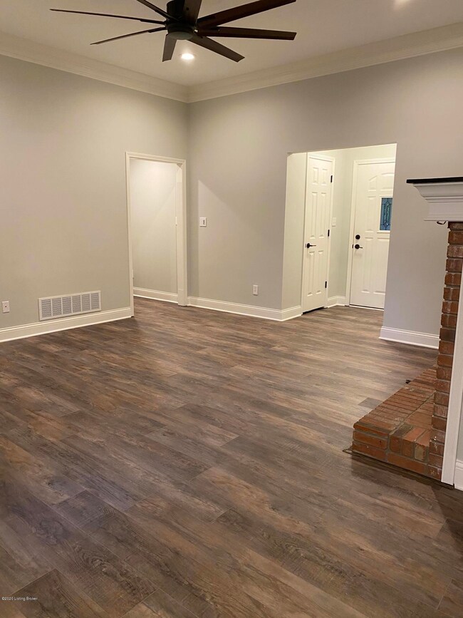 7500 Apple Blossom Place, Louisville, KY 40228 - photo 3