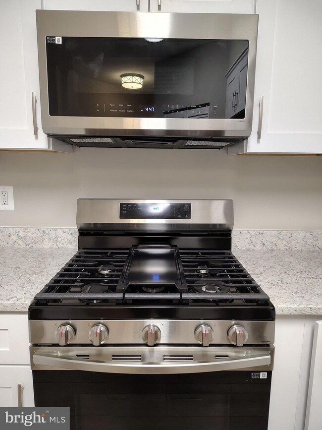 Lillian Court unit 415, McLean, VA 22102 - photo 5