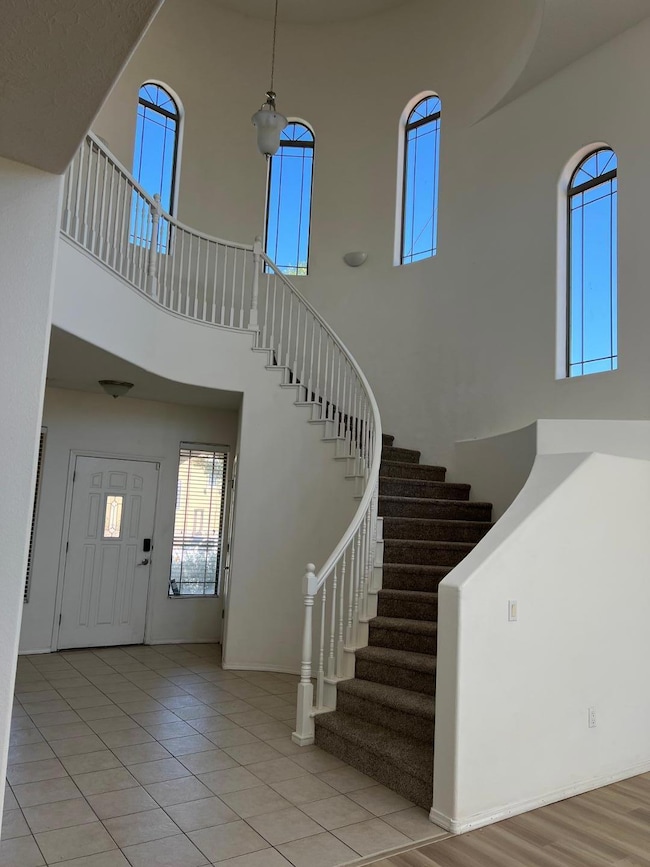 828 Loma Pinon Loop NE, Rio Rancho, NM 87144 - photo 2