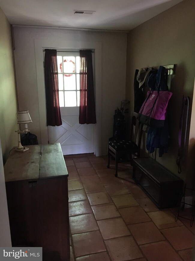 5055 Bust Head Rd, Broad Run, VA 20137 - photo 7