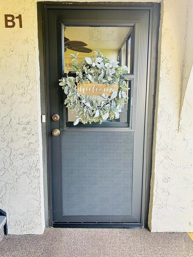 301 Knotty Pine Cir unit B-1, Greenacres, FL 33463 - photo 6