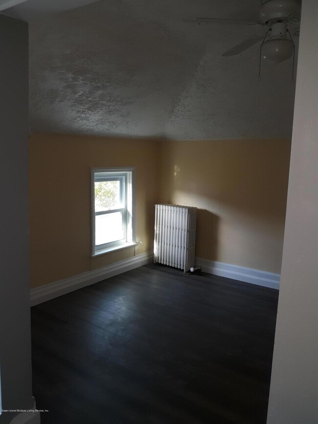 205 van Duzer St, Staten Island, NY 10301 - photo 4