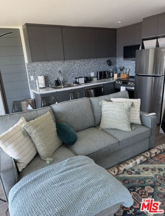 1433 Silvius Ave, San Pedro, CA 90731 - photo 4