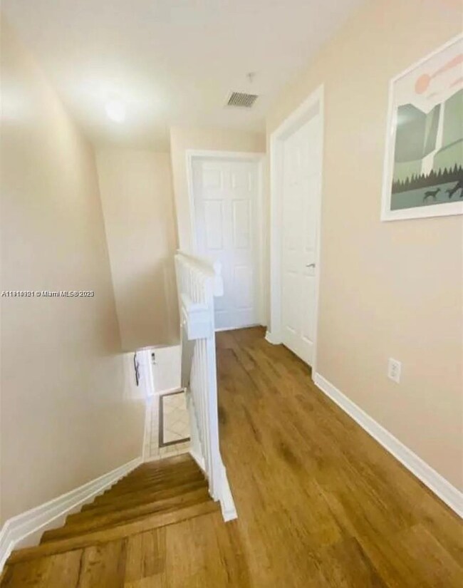 821 SW 2nd St unit 5, Miami, FL 33130 - photo 2