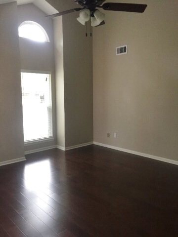 806 Live Oak Ave, Bay City, TX 77414 - photo 3