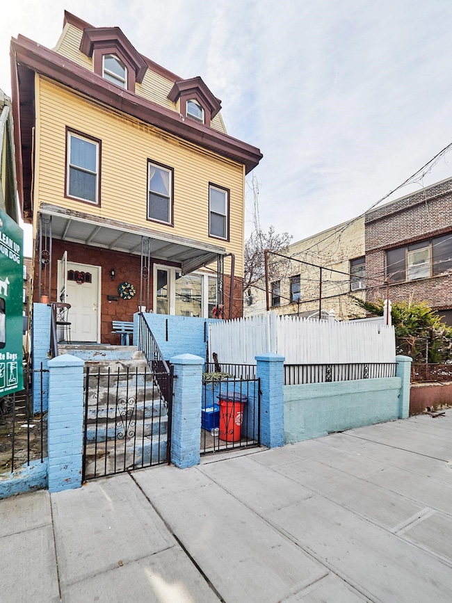 537 29th St, Union City, NJ 07087 - photo 2