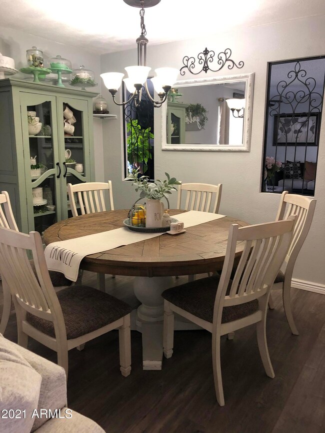 4022 W. Thunderbird Rd. Dining Room