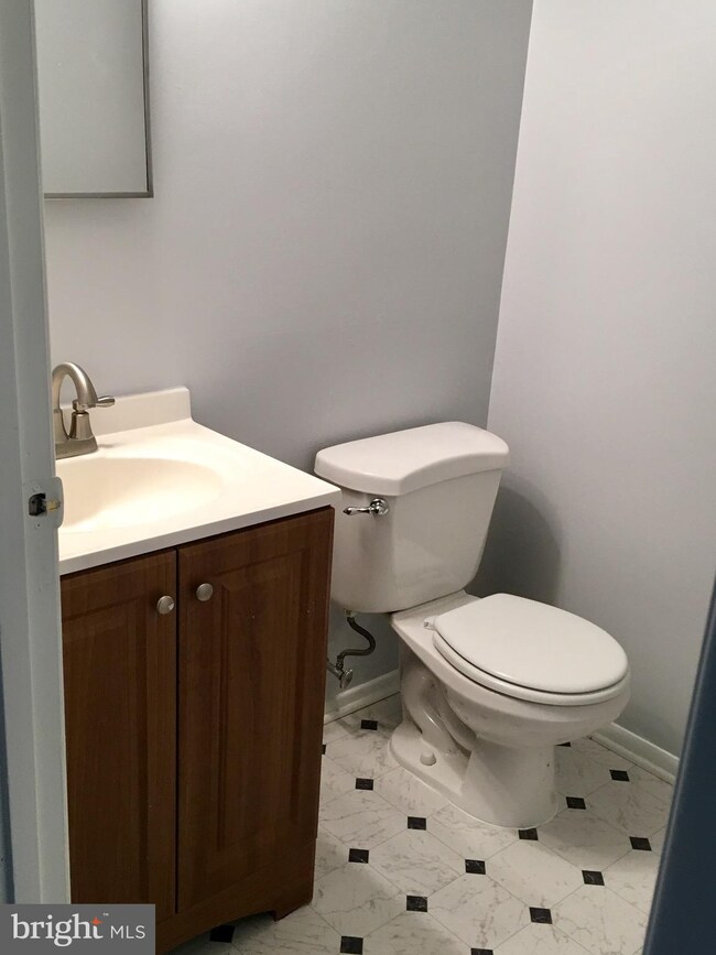 606 Burlington Ct, Edgewood, MD 21040 - photo 5