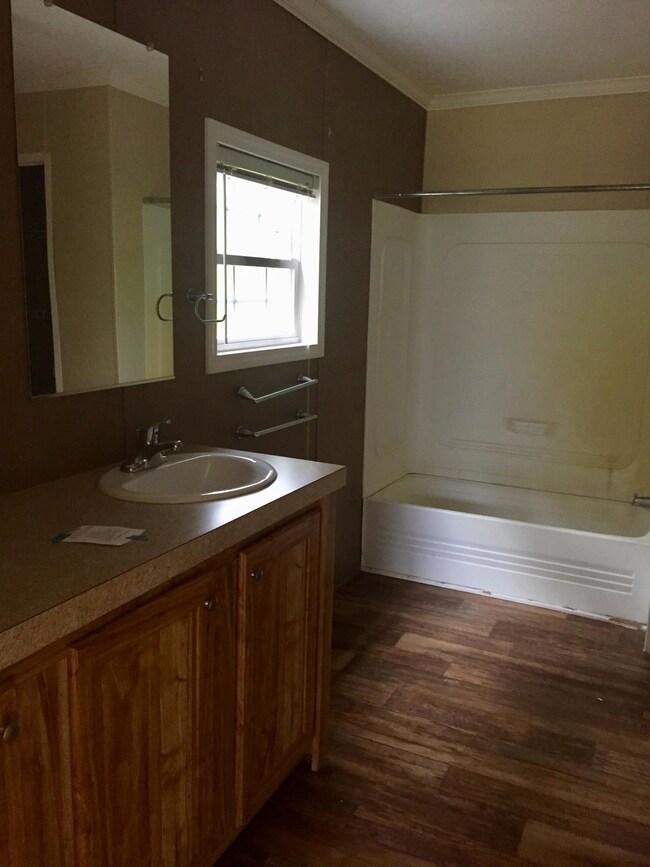 5688Hwy174Bath