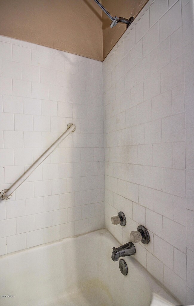 1034 E West Circle Dr, Tucson, AZ 85719 - photo 7