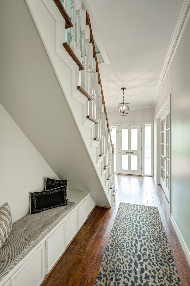 13615 Queensbury Ln, Houston, TX 77079 - photo 2