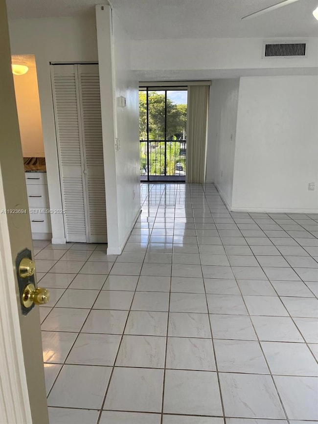 8075 SW 107th Ave unit 318, Miami, FL 33173 - photo 4