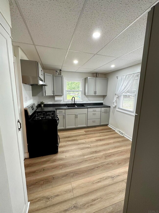 1716 Benham Ave, Elkhart, IN 46516 - photo 6