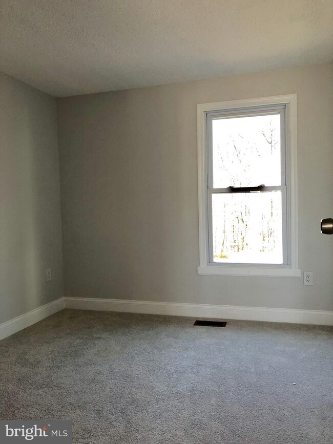 6724 Seat Pleasant Dr, Capitol Heights, MD 20743 - photo 7