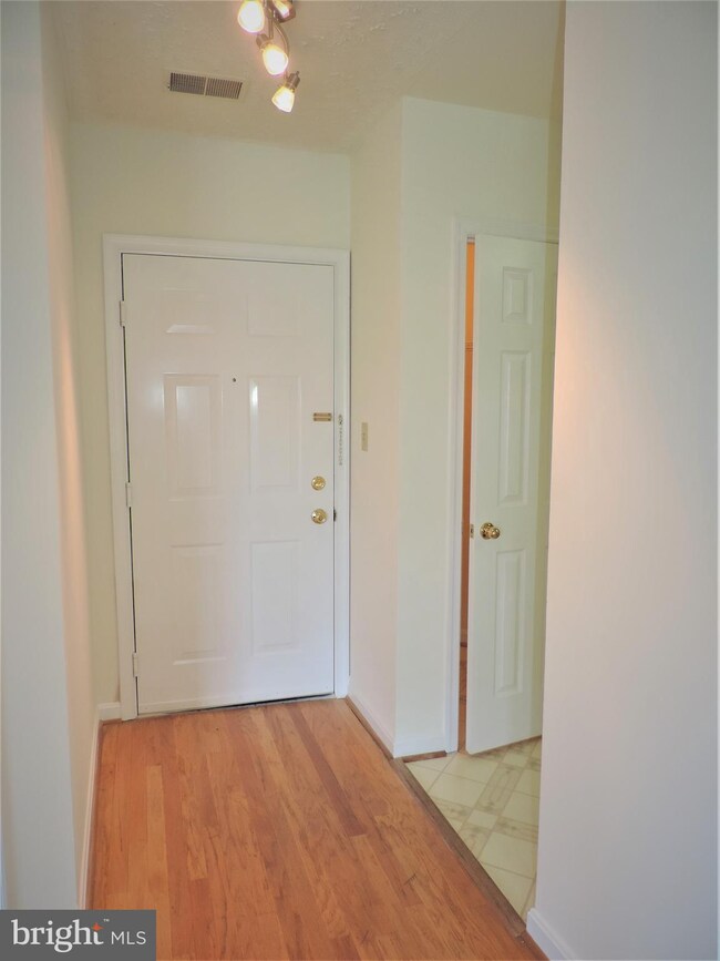 306 Gatehouse Ln unit F, Odenton, MD 21113 - photo 2