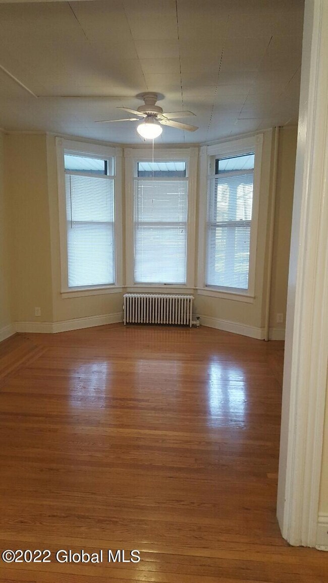 1037-1 Gillespie LR