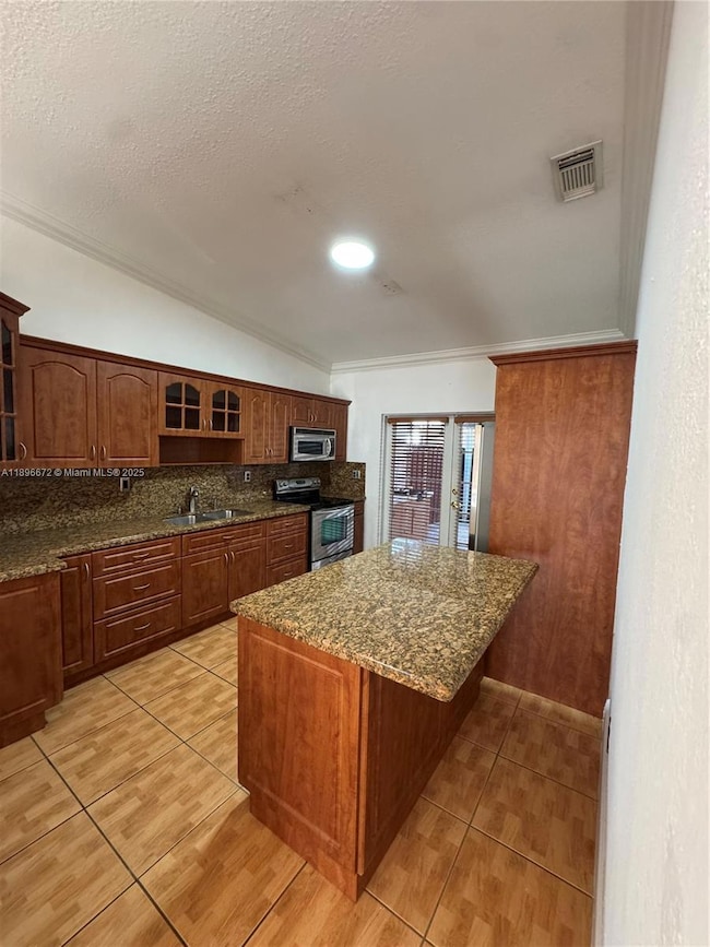 7667 NW 182nd Ln unit 805, Hialeah, FL 33015 - photo 3