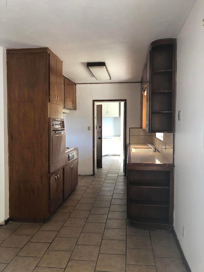 1501 Frederic Dr, Douglas, AZ 85607 - photo 6