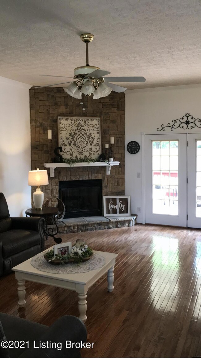 122 Bayberry Ct, Mount Washington, KY 40047 - photo 2