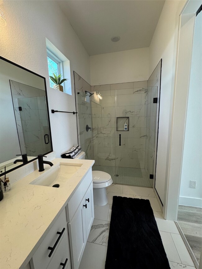 8424 Wileyvale Rd unit B, Houston, TX 77016 - photo 3