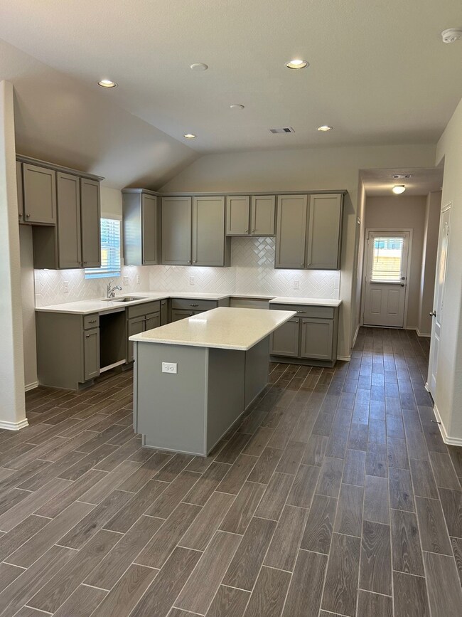 10134 Barn Owl Trail, Magnolia, TX 77354 - photo 4