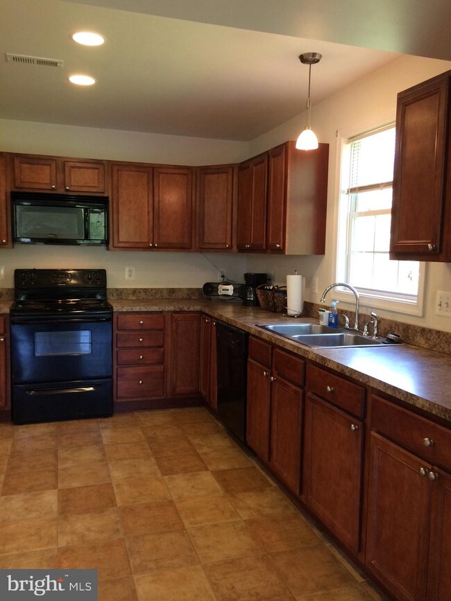 367 N Massanutten St, Strasburg, VA 22657 - photo 4