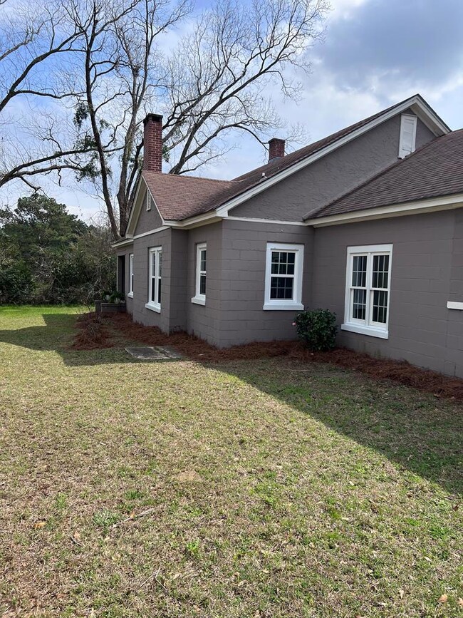 411 W Knox St, Uvalda, GA 30473 - photo 3