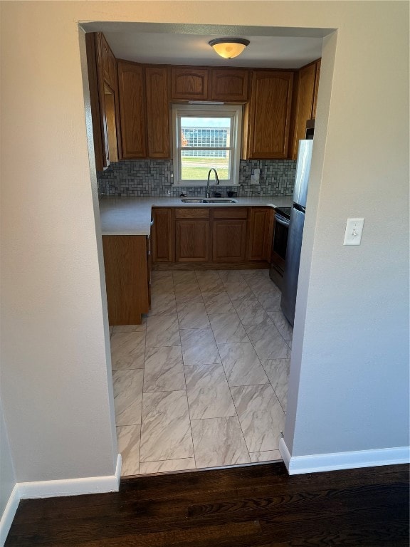 1253 20th St SW, Cedar Rapids, IA 52404 - photo 3