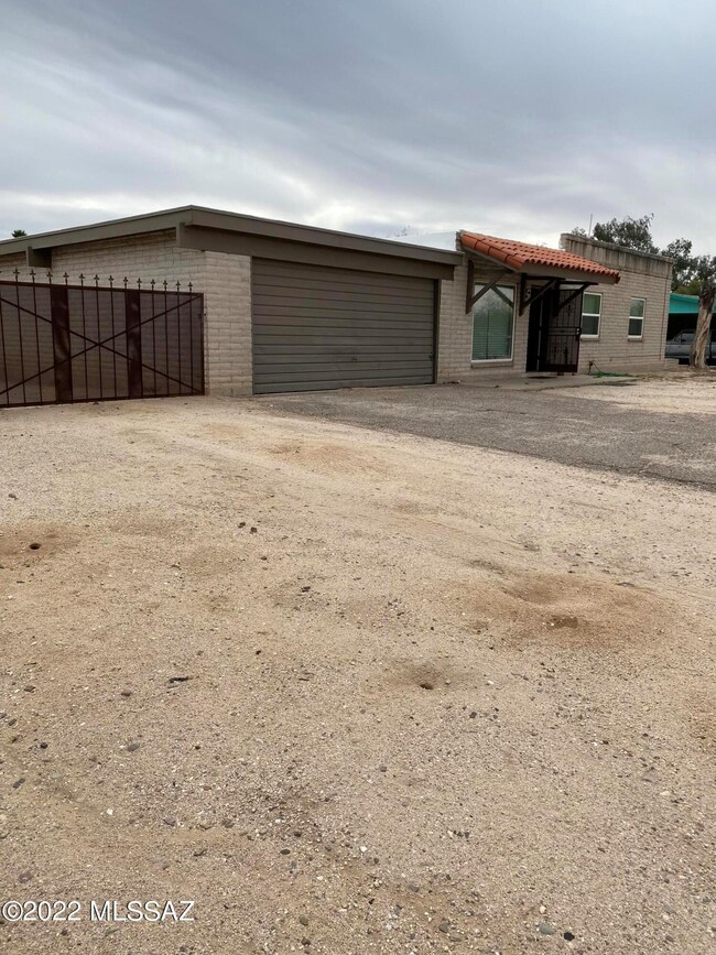2701 W Calle Del Santo, Tucson, AZ 85741 - photo 4