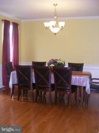 22304 Lost Branch Cir, Ashburn, VA 20148 - photo 4