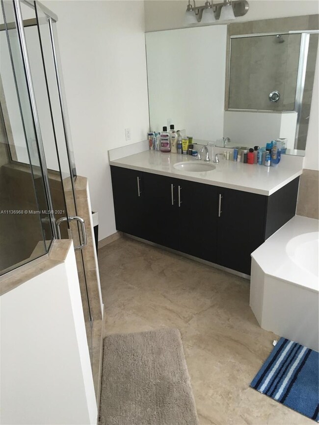 10503 NW 70th Ln, Doral, FL 33178 - photo 5