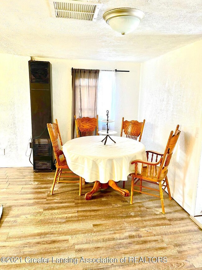 1216 N Martin Luther King Junior Blvd, Lansing, MI 48915 - photo 3